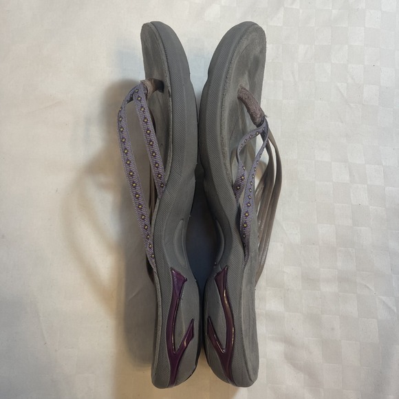 Ahnu Thong Sandals Flip Flop Grey Purple Womens 6 - Picture 2 of 7